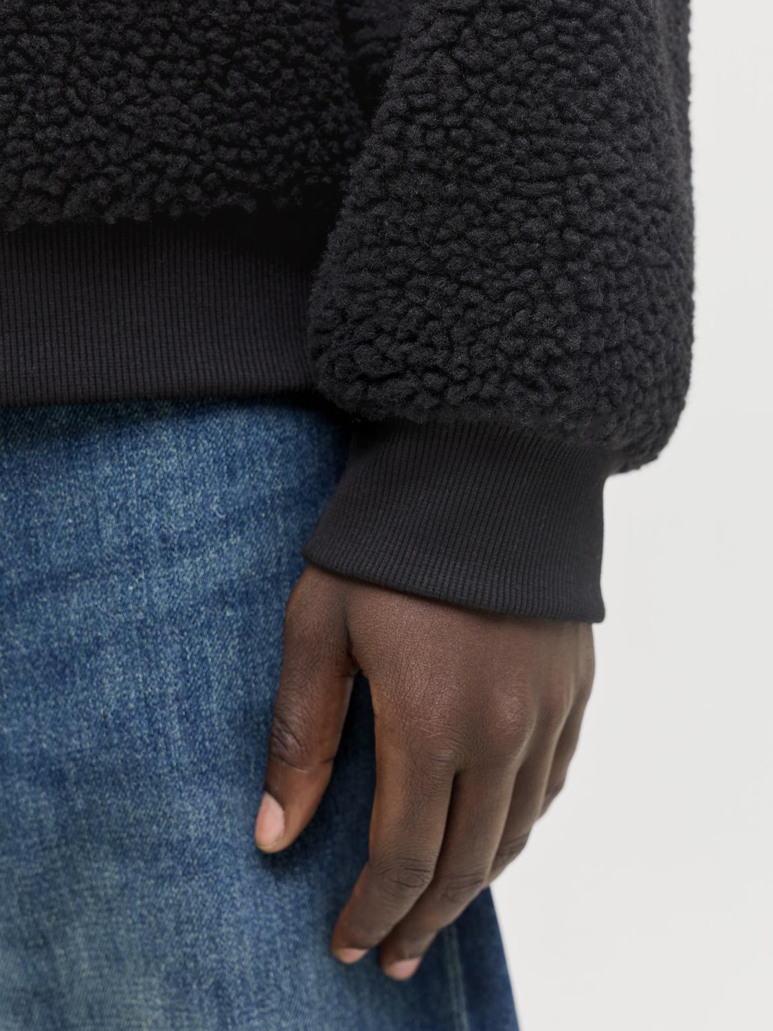 model_shot-detail